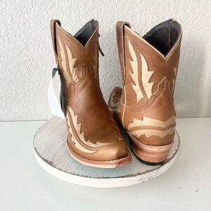 NEW Lane WALK THE LINE Womens Brown Cowboy Bootie 10.5 Cowgirl Short Ankle Boots